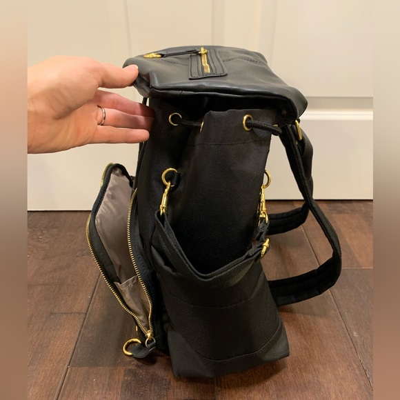 Skip Hop Chelsea Downtown Chic Diaper Bag in color black, great condition! - Picture 7 of 10